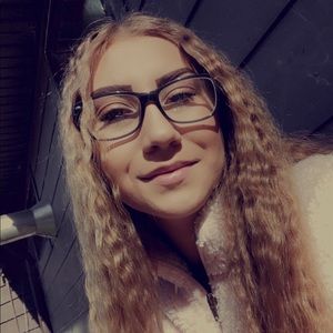 Meet your Posher, Faith